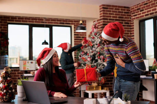 Cadeau de Noël pour employés : quel budget prévoir en 2026 ?